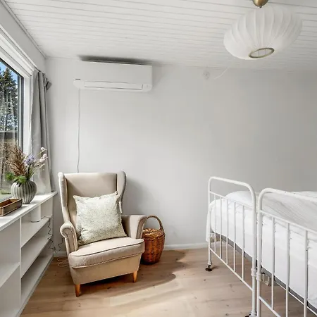 Dom wakacyjny In With Wifi Dronningmølle